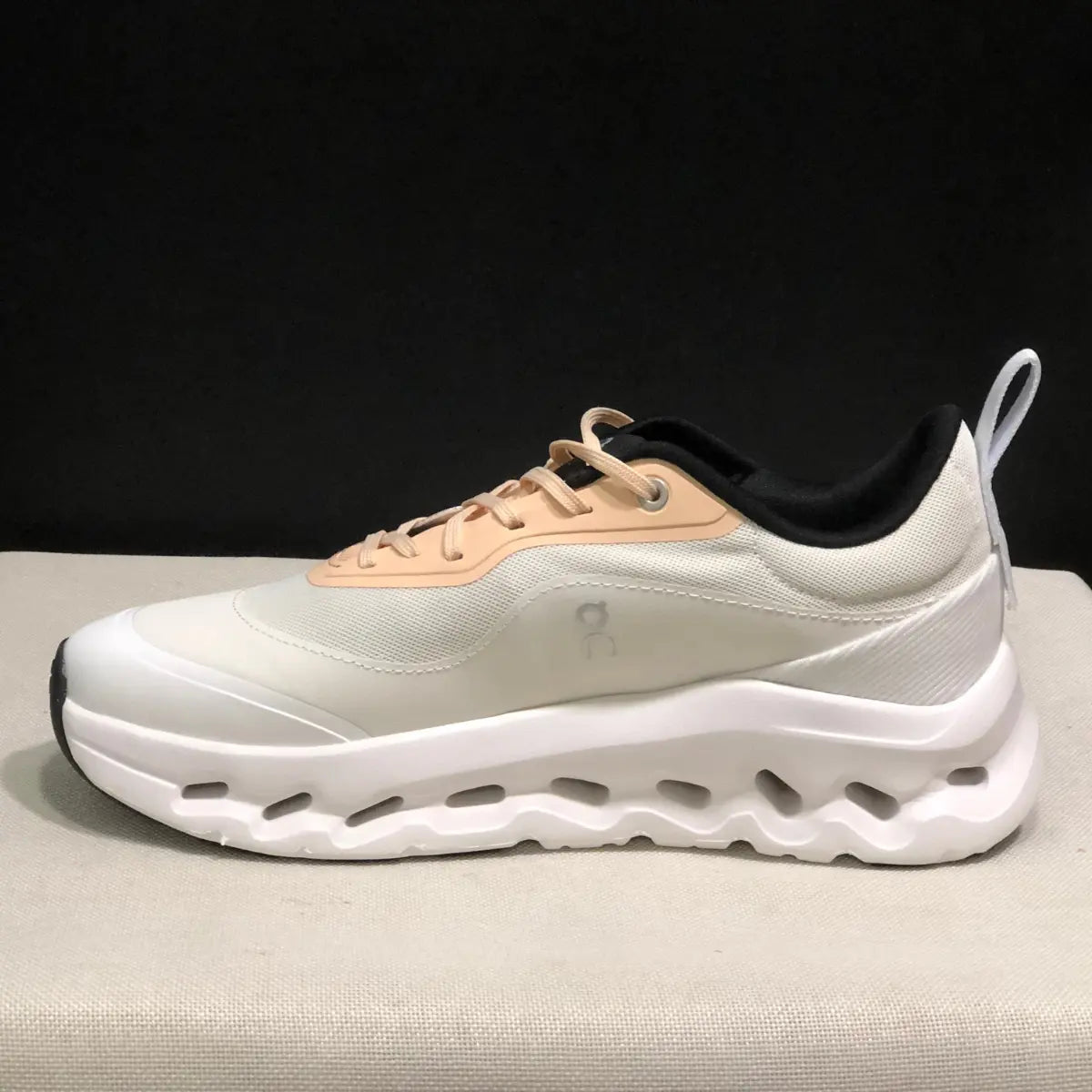 On Cloud × Loewe — Cloudtilt Beige Ma boutique