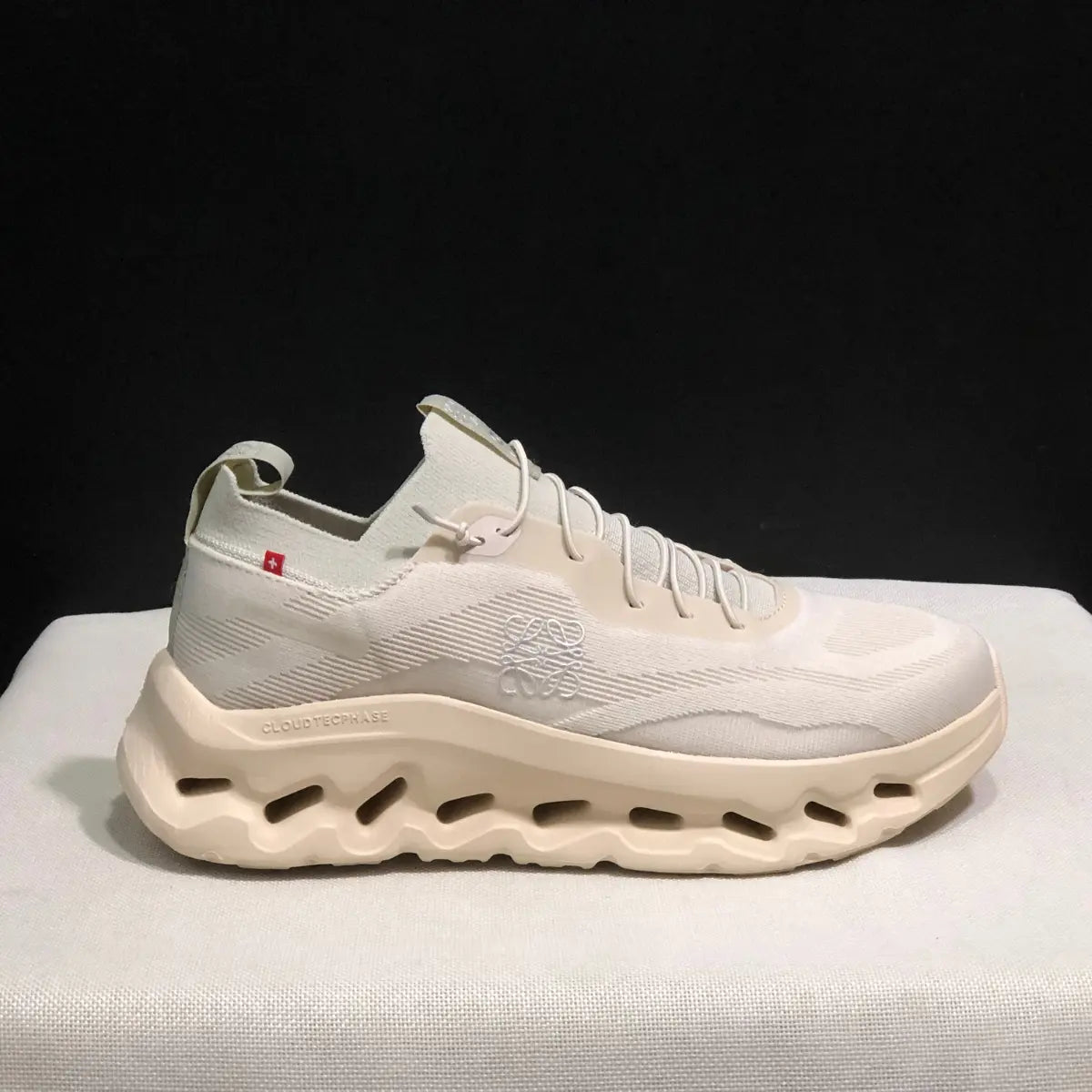 On Cloud × Loewe — Cloudtilt Crème 2.0 Ma boutique