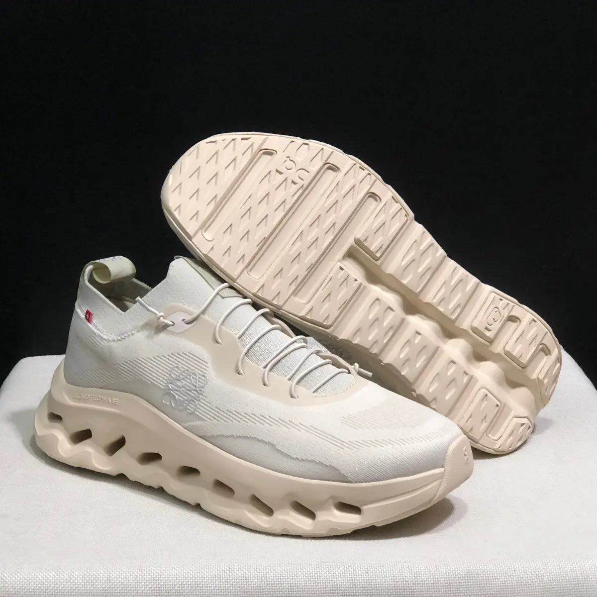 On Cloud × Loewe — Cloudtilt Crème 2.0 Ma boutique