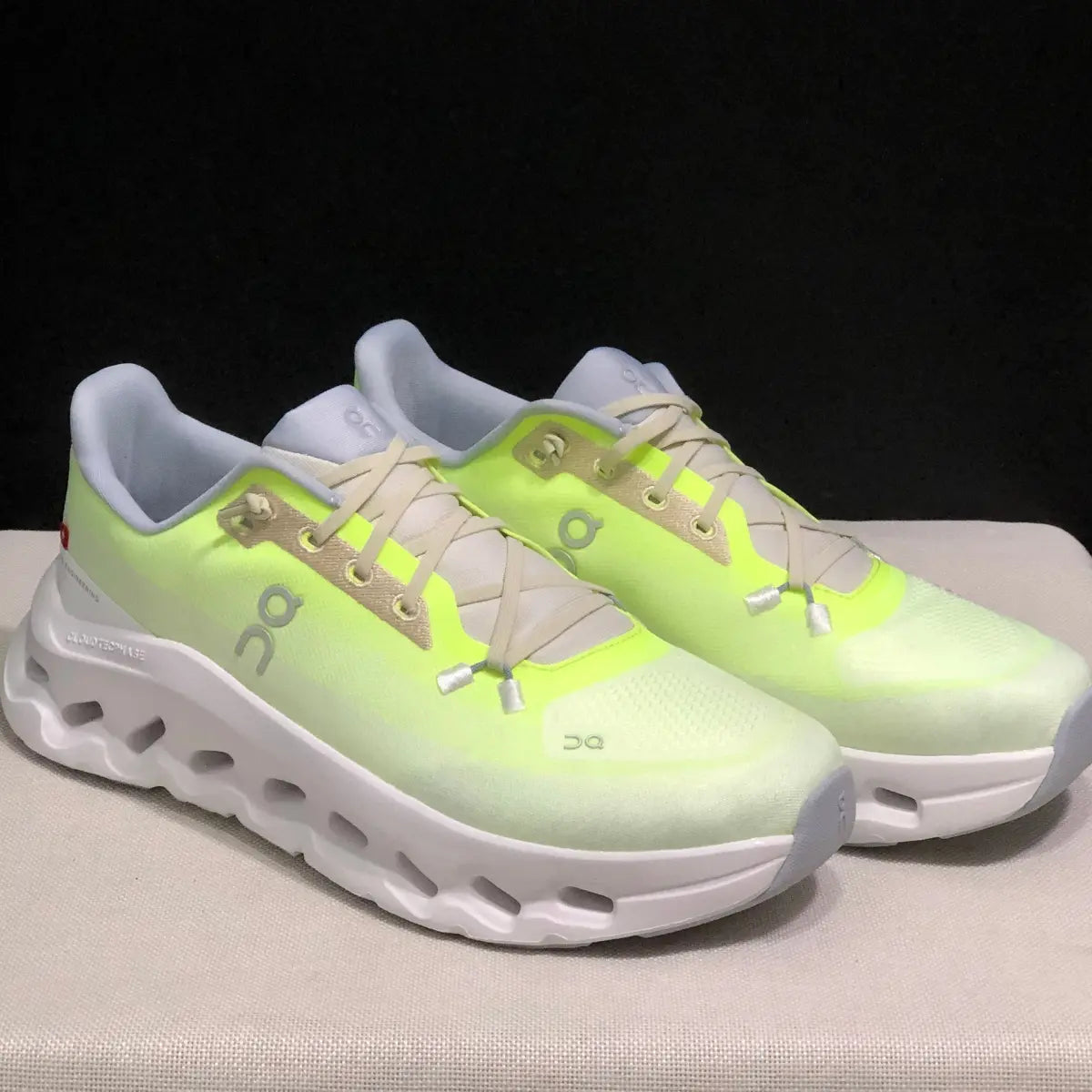 Cloudtilt - Lime Ivory Ma boutique